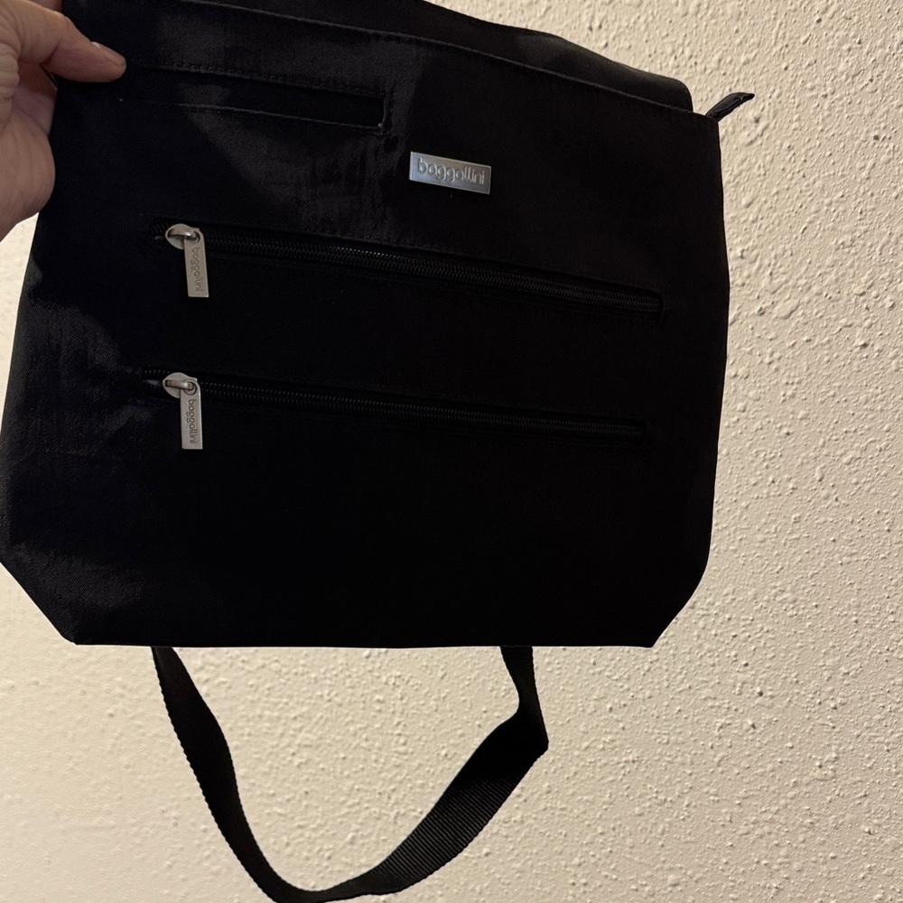 Baggallini Black Crossbody Bag with Silver Accents